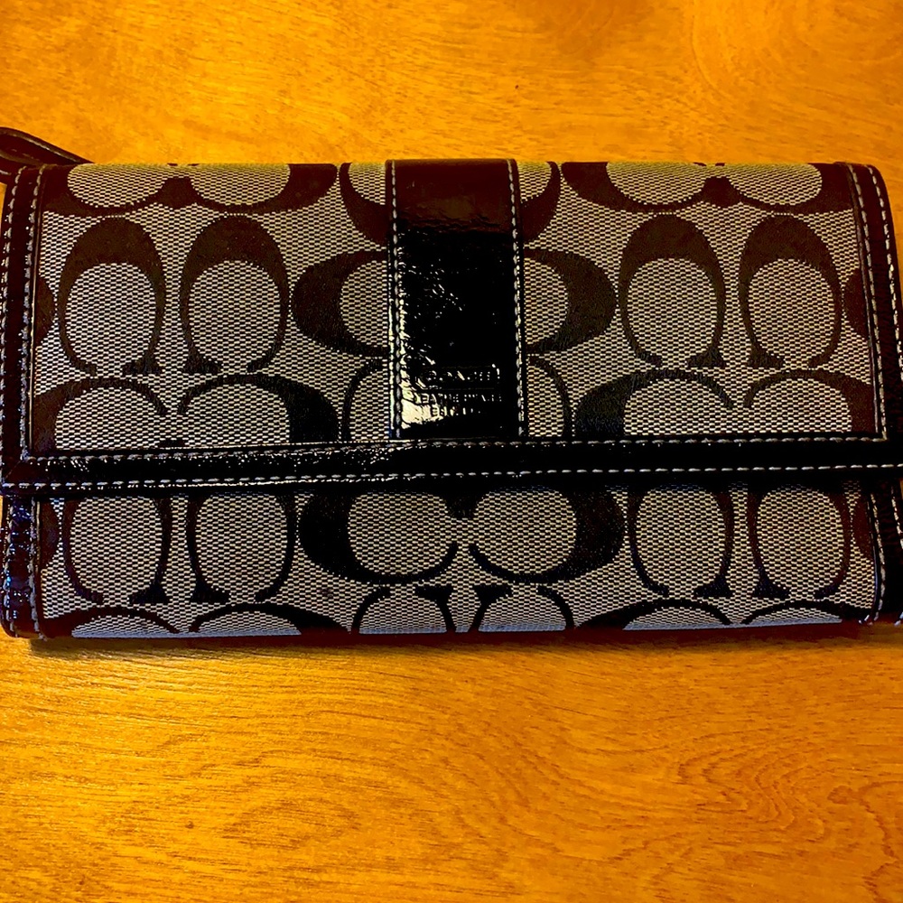 Coach wallet w/ checks insert